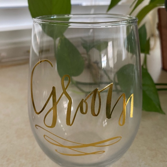 NWT Bride and Groom Stemless Wine Glasses set of 2 - Picture 2 of 4